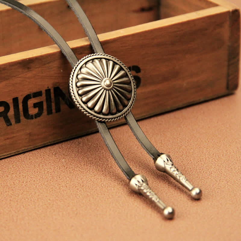 Round Concho Sweater Chain Bolo Tie