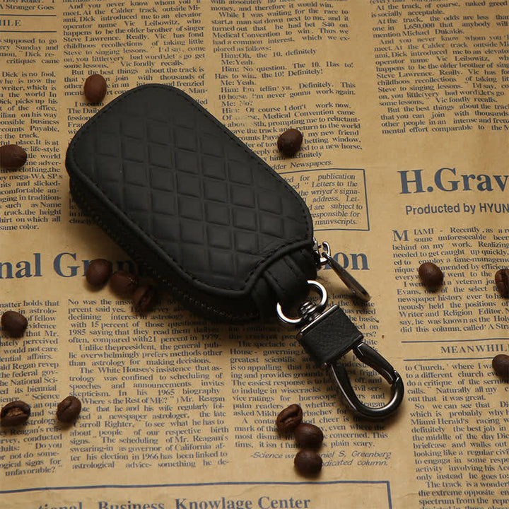 Universal Zipper Hook Hanging Leather Key Case - Black - image 1