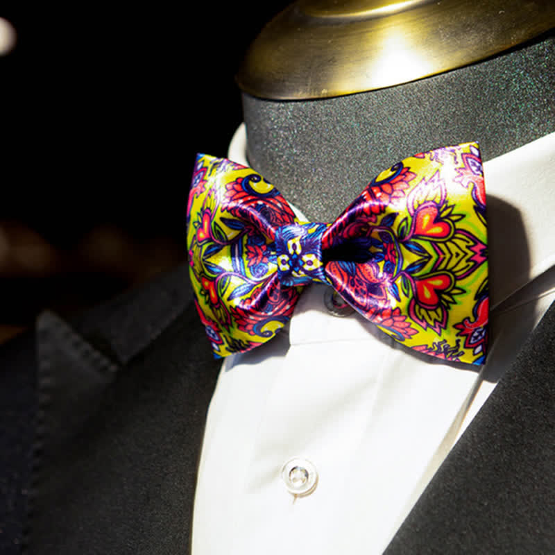 Men's Baroco Style Complex Totem Pattern Bow Tie