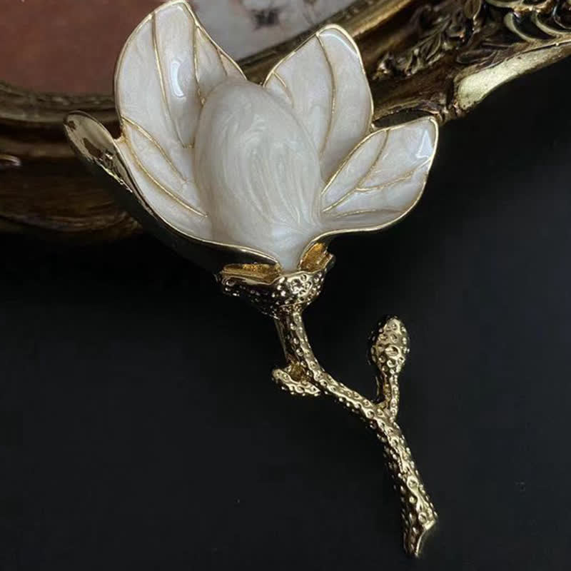 Women's Exaggerated Court Style White Magnolia Brooch