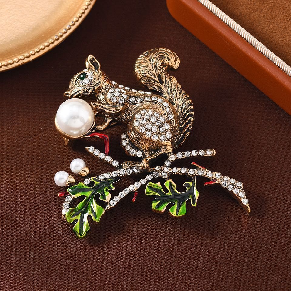 Imitation Pearl Diamond Inlaid Cute Squirrel Brooch - image 3