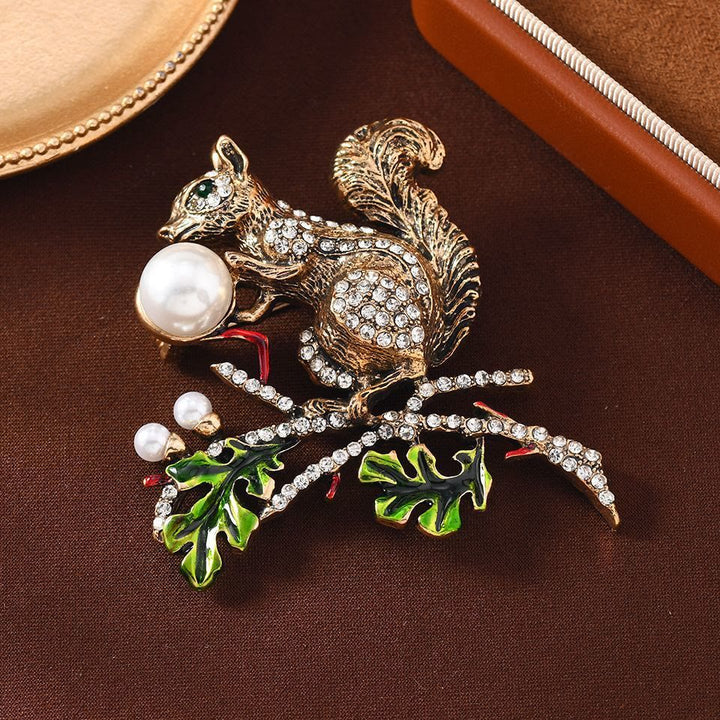 Imitation Pearl Diamond Inlaid Cute Squirrel Brooch - image 3