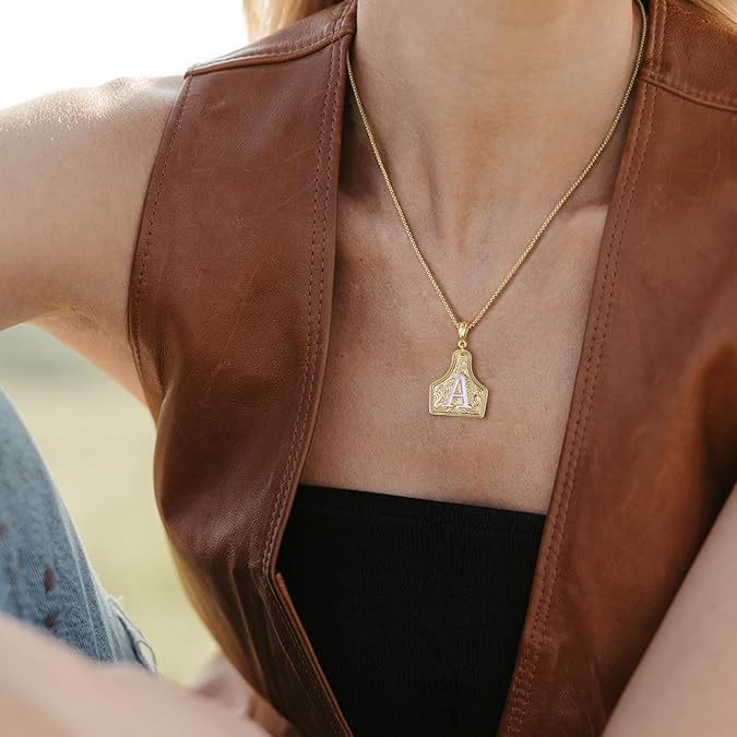 Fashionable Golden Letter Pendant Embossed Necklace - image 1