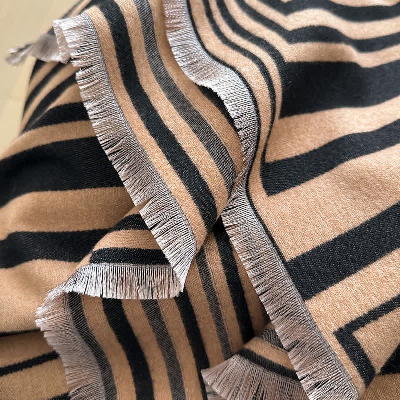 Dazzling Geometric Optical-Art Striped Pattern Scarf - image 4