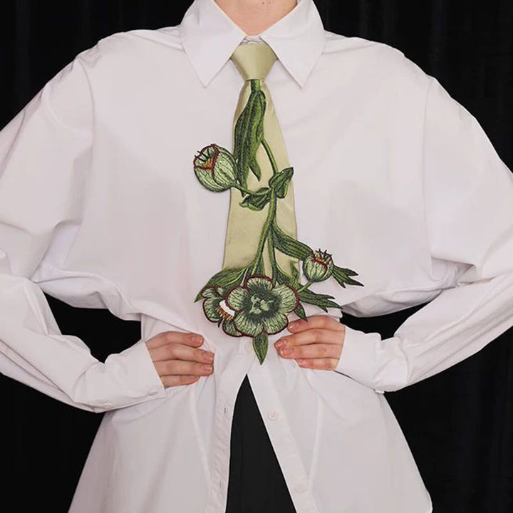 Women's Green Botanical Embroidered Zipper Necktie - image 1