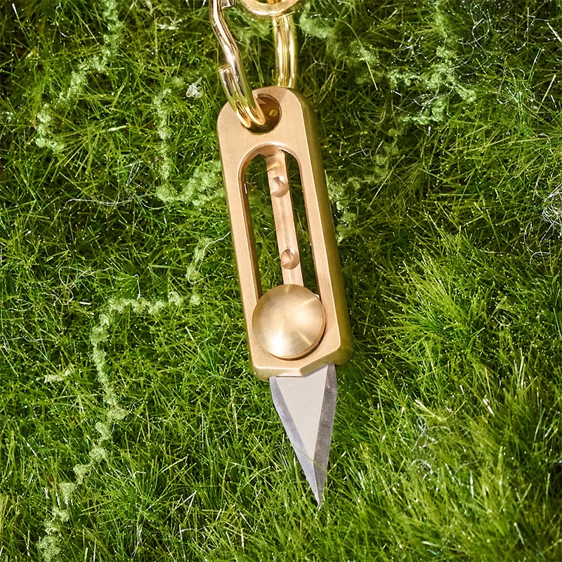 EDC Retractable Utility Knife & Wolf Emergency Whistle Keychain - image 4