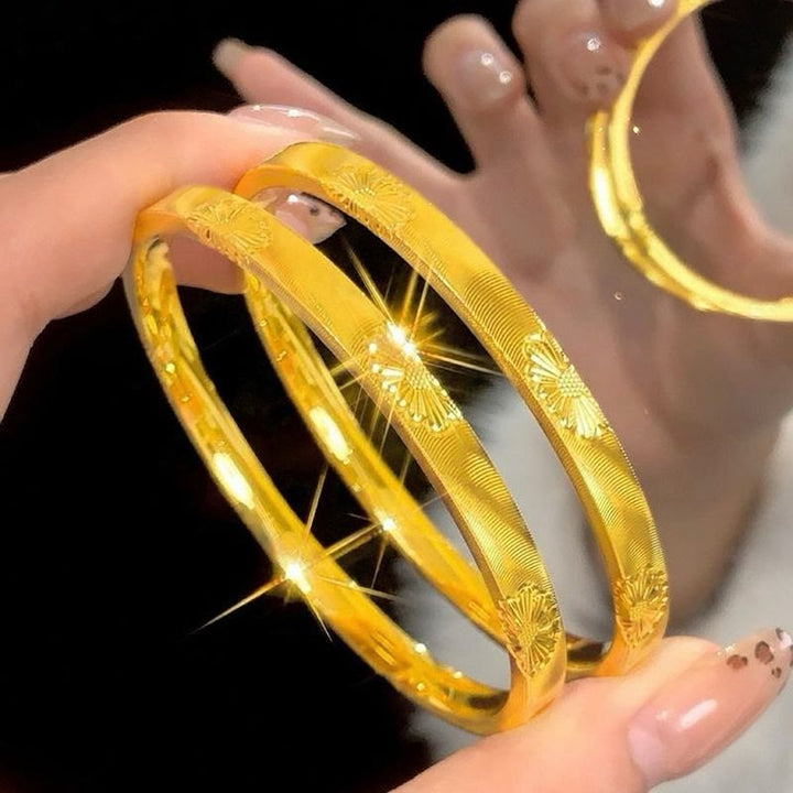 Gold‑Tone Daisy Carved Bangle Cat‑Eye Texture Closed Bangle Bracelet for Women - image 0