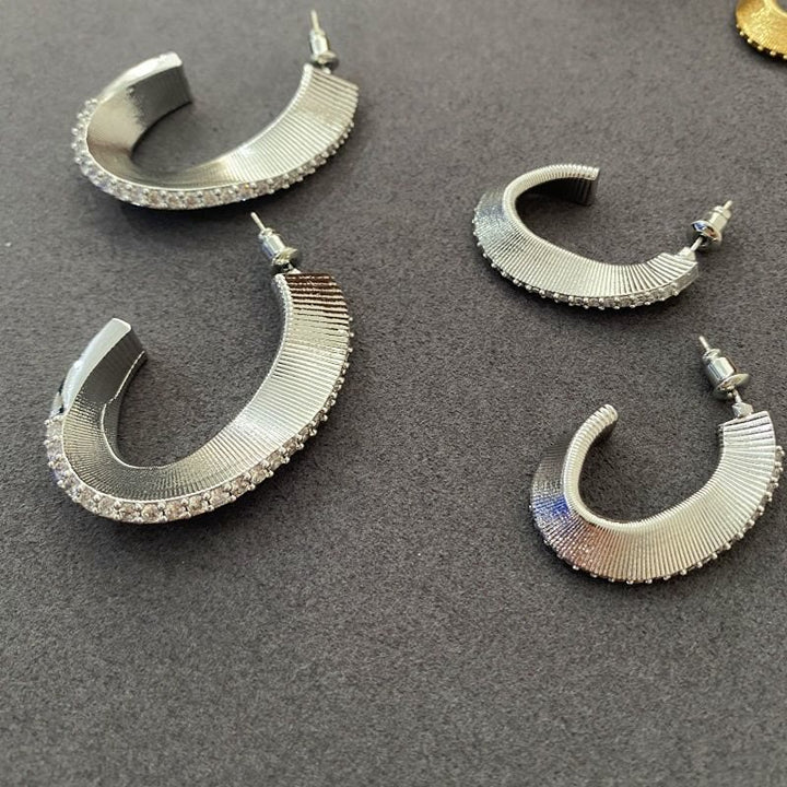 Vintage Textured C‑Hoop Earrings Inlaid Zircon For Women - image 3
