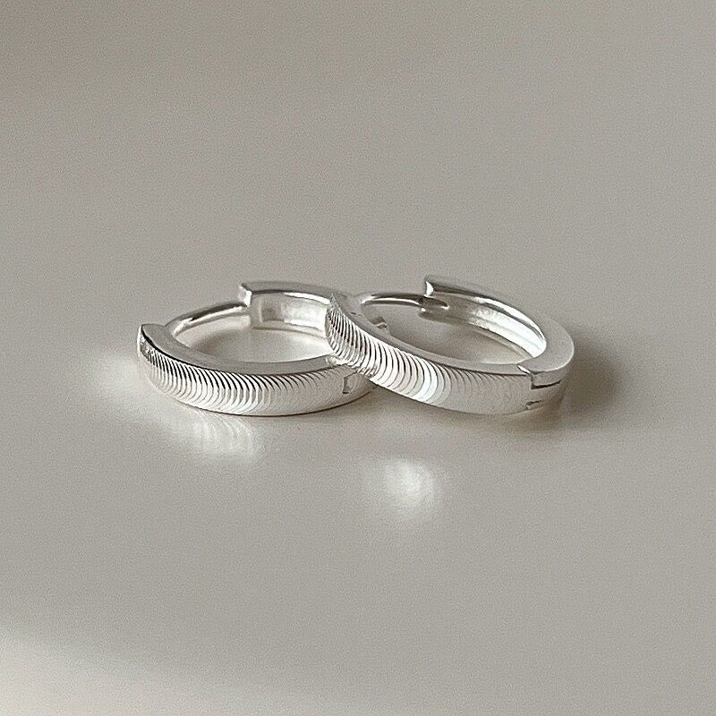 S925 Silver Textured Cat‑Eye Hoop Earrings For Women - Silver - image 0