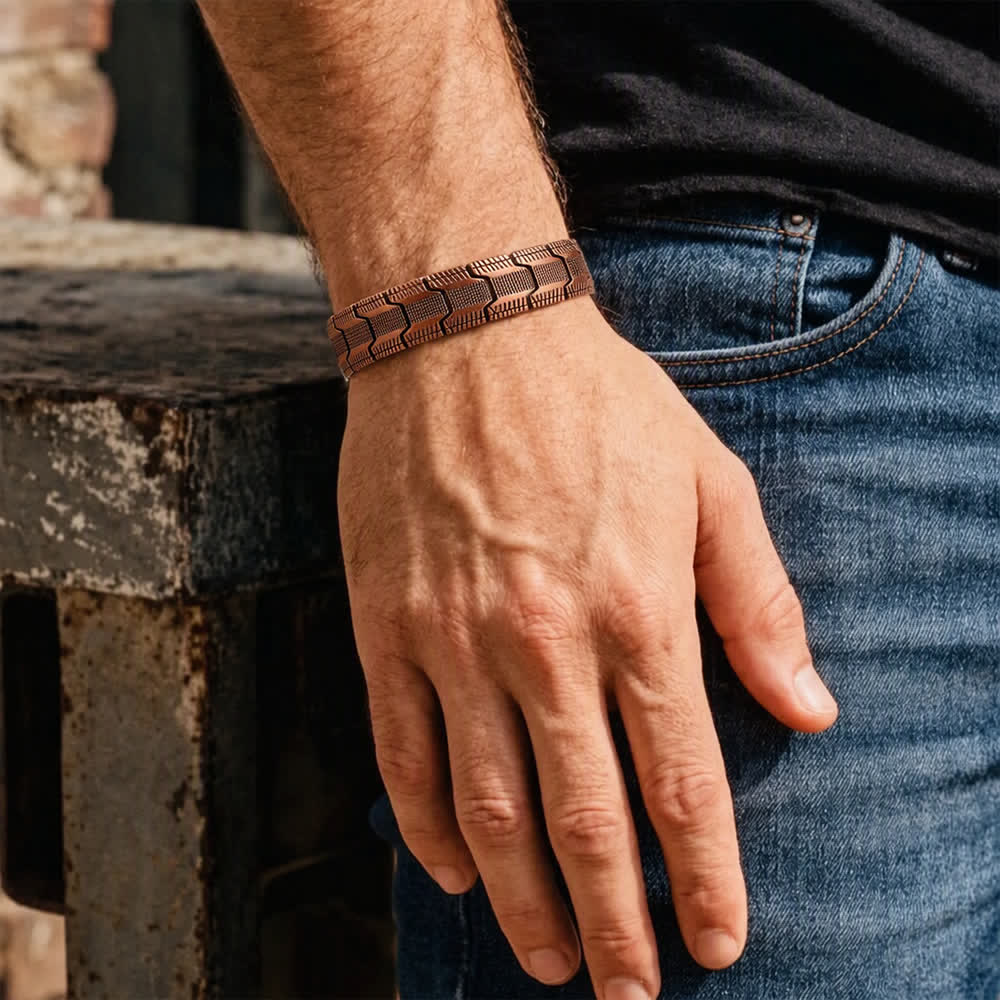 Vintage Arrow Pattern Link Magnetic Chain Bracelet With Link Removal Tool - image 1