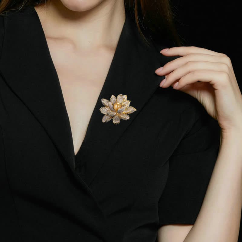 Women's Three-Dimensional Pearl Lotus Brooch