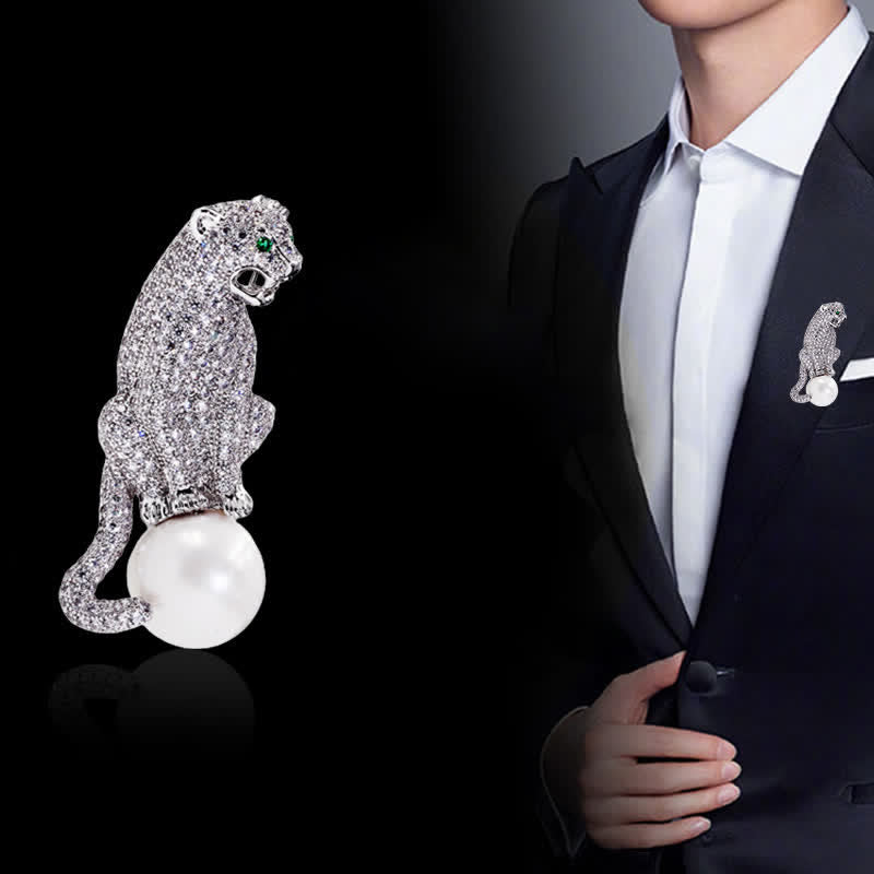 Men's Leopard Sitting On The Pearl Brooch - image 0