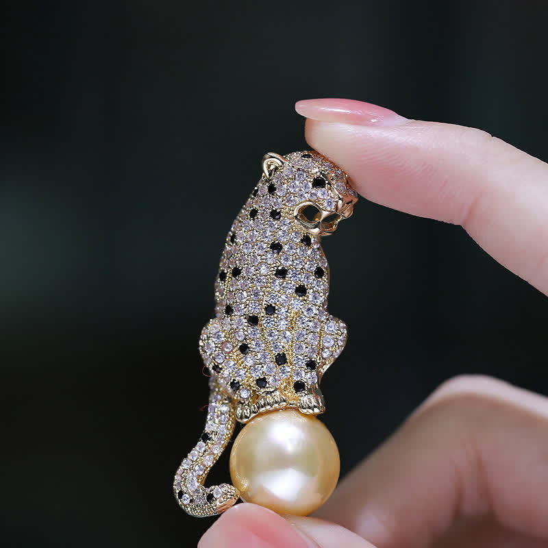 Men's Leopard Sitting On The Pearl Brooch - image 5