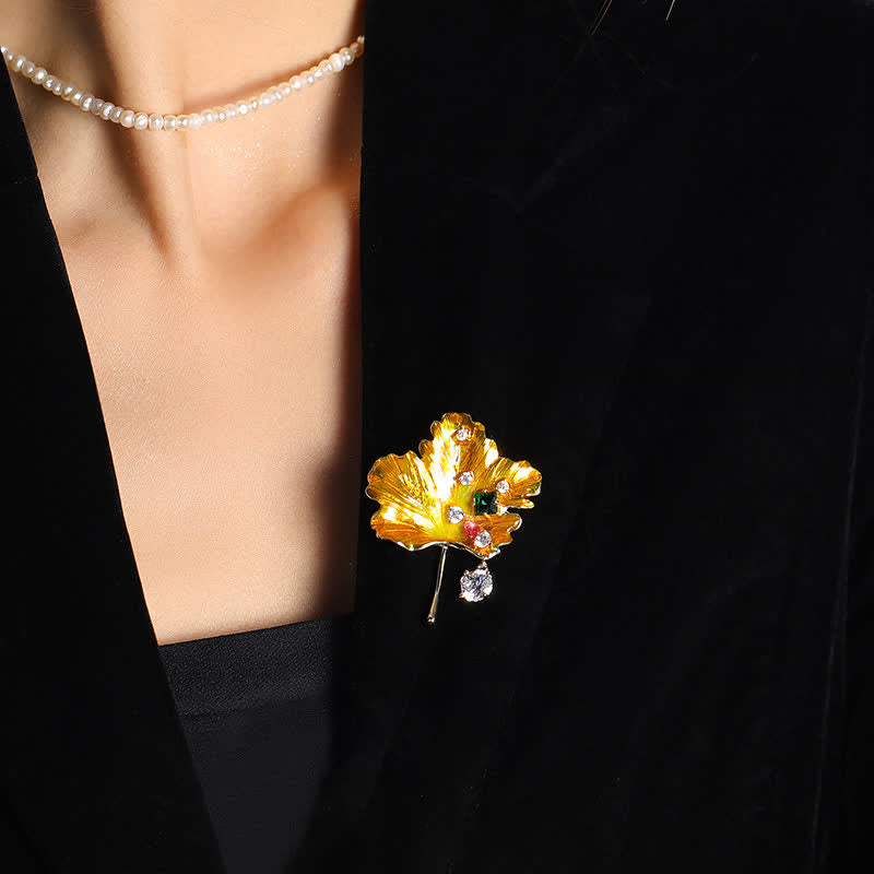 Women's Gold Maple Leaf Brooch