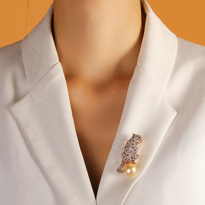 Men's Leopard Sitting On The Pearl Brooch - image 6