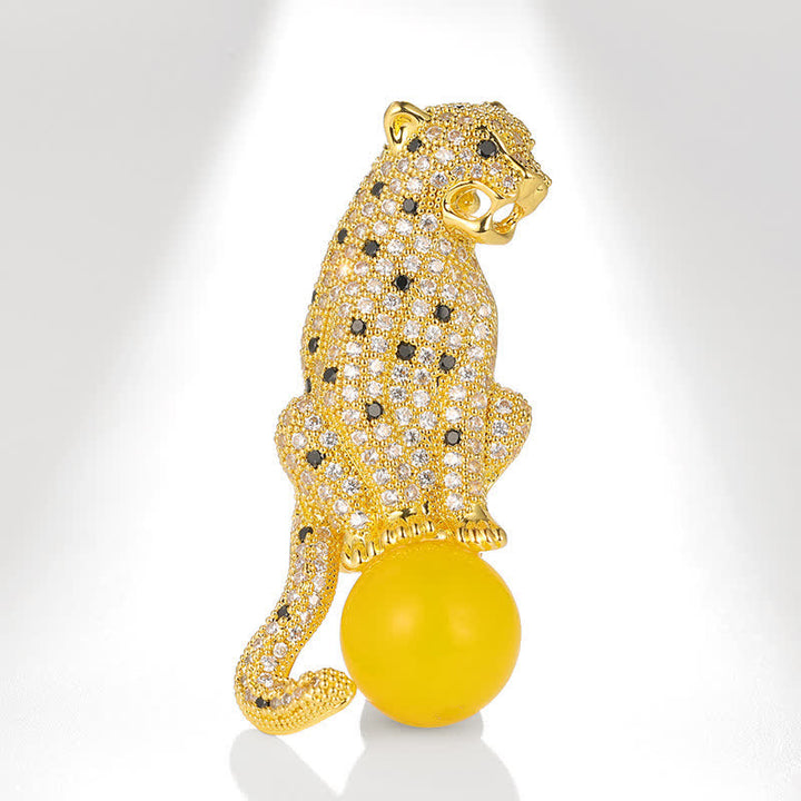 Men's Leopard Sitting On The Pearl Brooch - Yellow - image 7