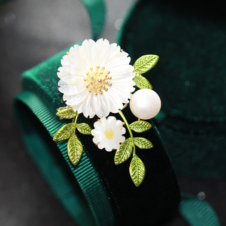 Women's Romantic Daisy Shell Pearl Brooch