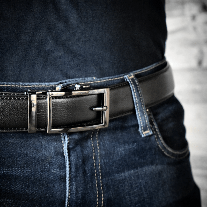 Men's Sophisticated Hollow Automatic Buckle Leather Belt - image 1