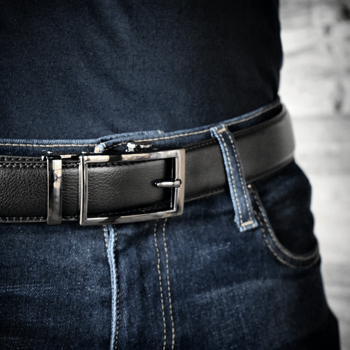 Men's Sophisticated Hollow Automatic Buckle Leather Belt - image 1