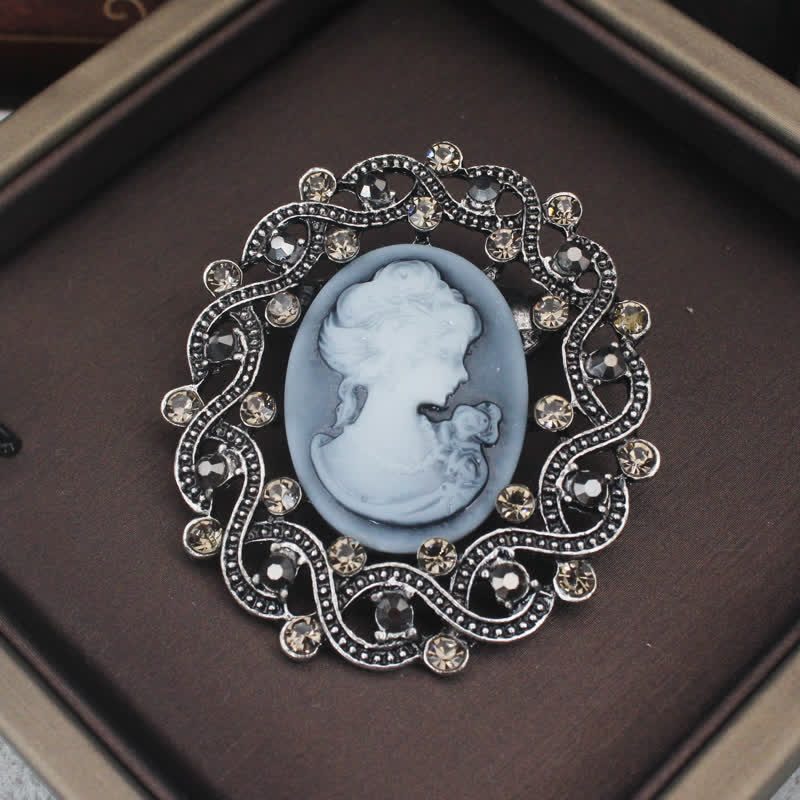 Women's Retro Century Queen's Cameo Brooch